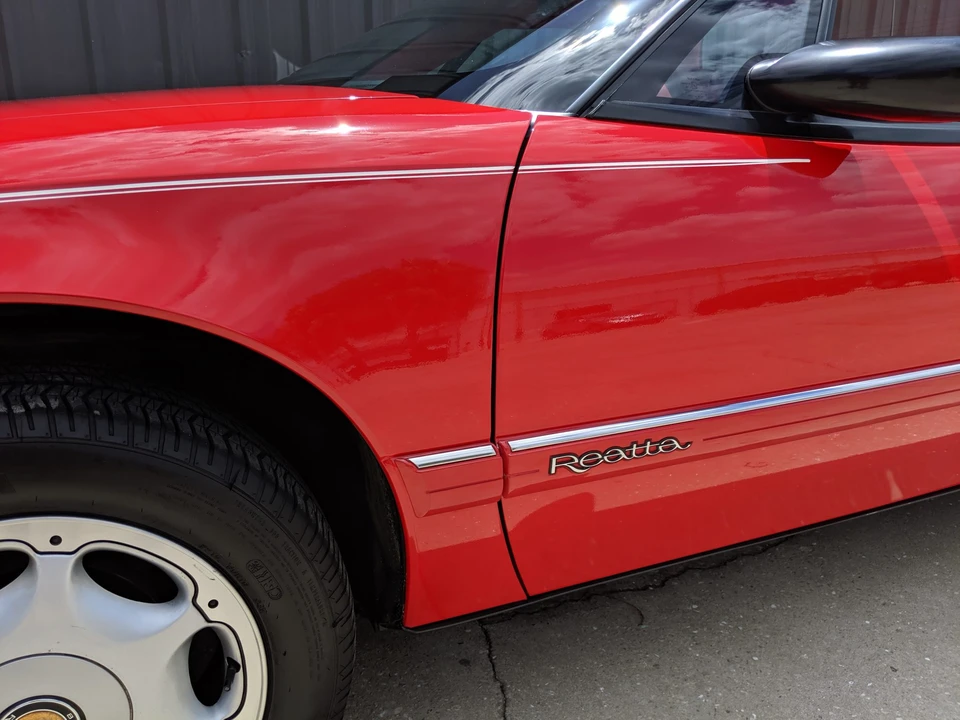 1991 Buick Reatta - Image 27 of 31