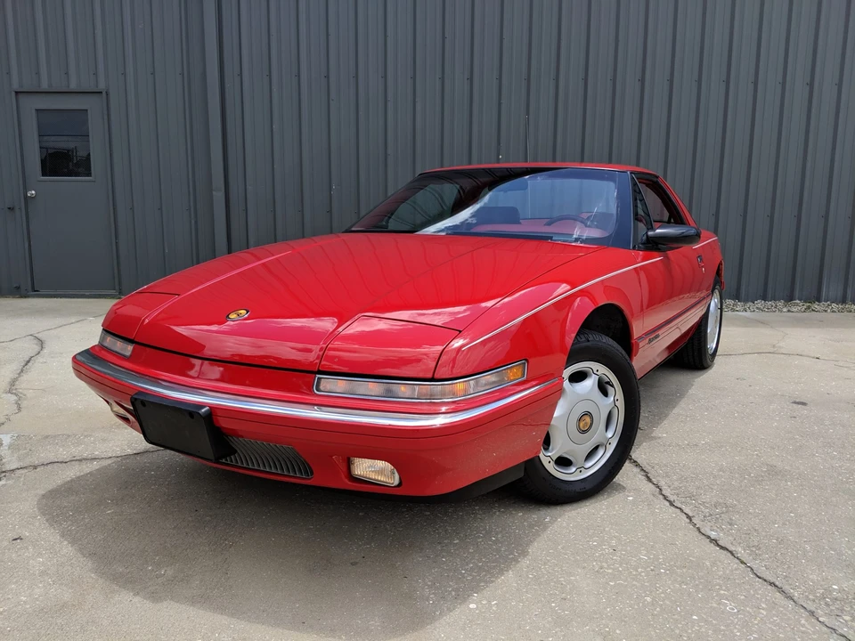 1991 Buick Reatta - Image 7 of 31