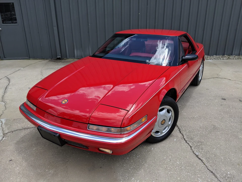 1991 Buick Reatta - Image 8 of 31