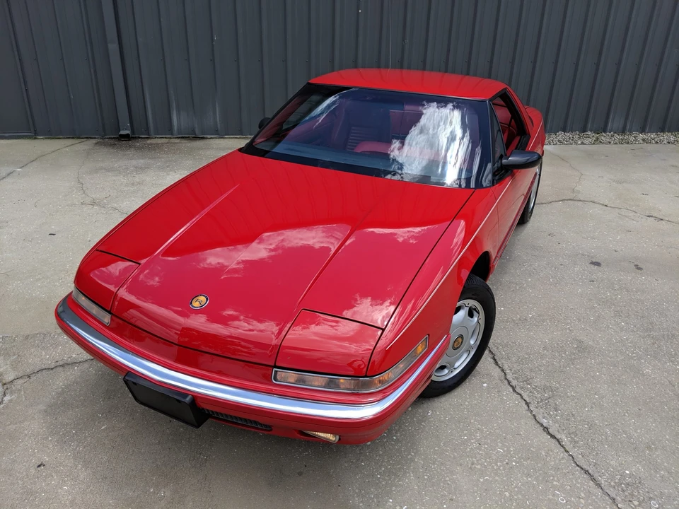 1991 Buick Reatta - Image 9 of 31