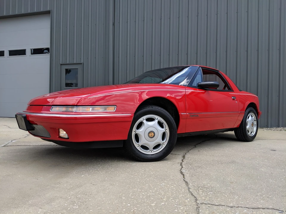 1991 Buick Reatta - Image 4 of 31