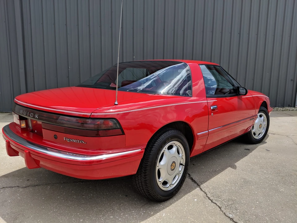 1991 Buick Reatta - Image 17 of 31