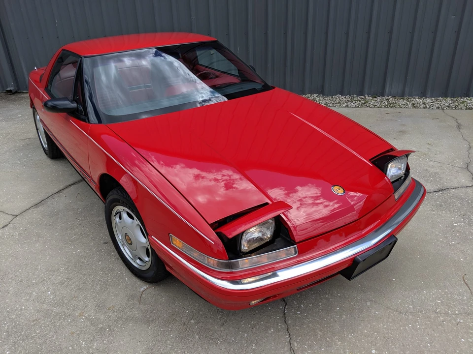1991 Buick Reatta - Image 13 of 31