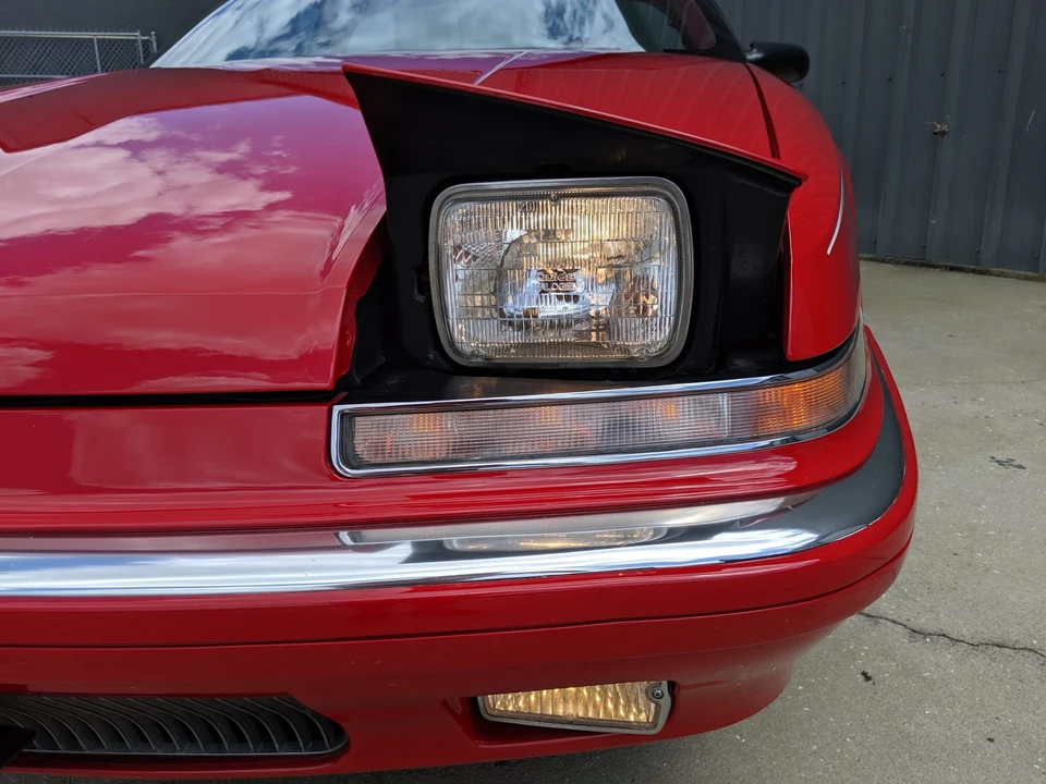 1991 Buick Reatta - Image 24 of 31