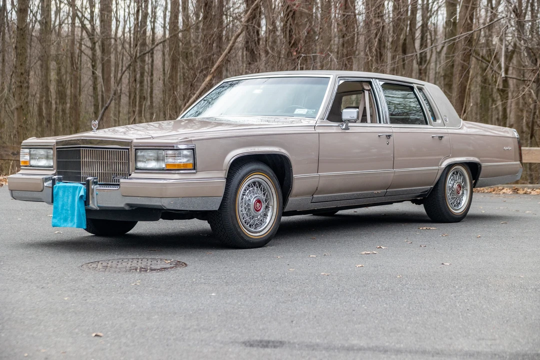1991 Cadillac Brougham - Image 2 of 31