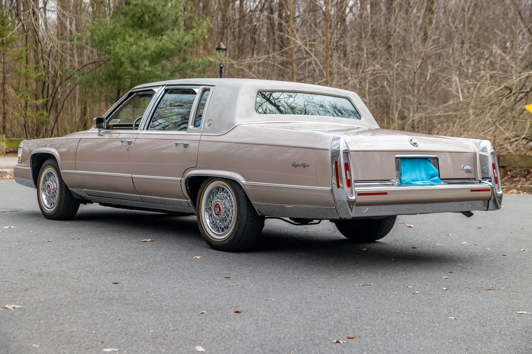 1991 Cadillac Brougham - Image 4 of 31