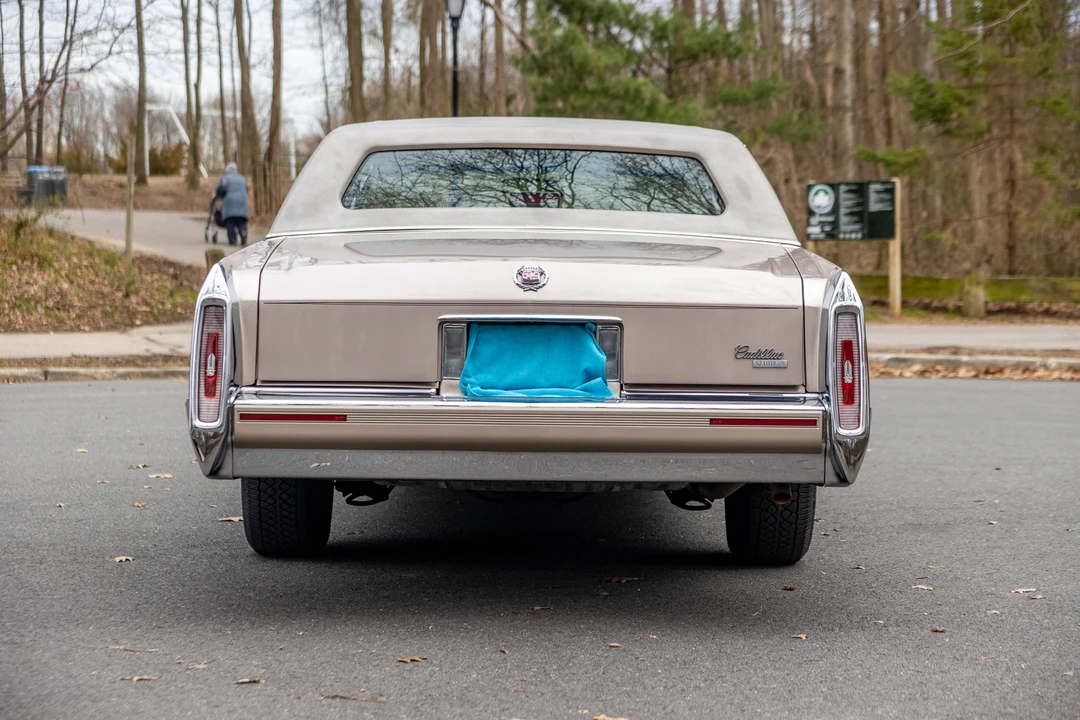 1991 Cadillac Brougham - Image 5 of 31