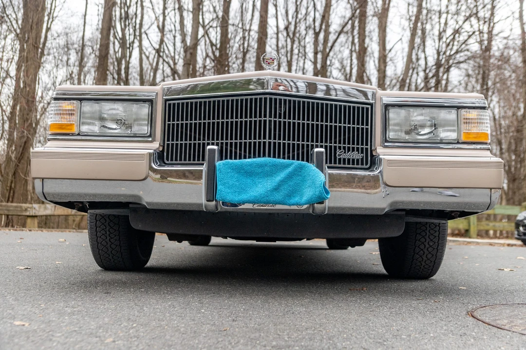 1991 Cadillac Brougham - Image 13 of 31
