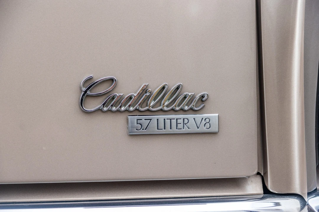 1991 Cadillac Brougham - Image 27 of 31