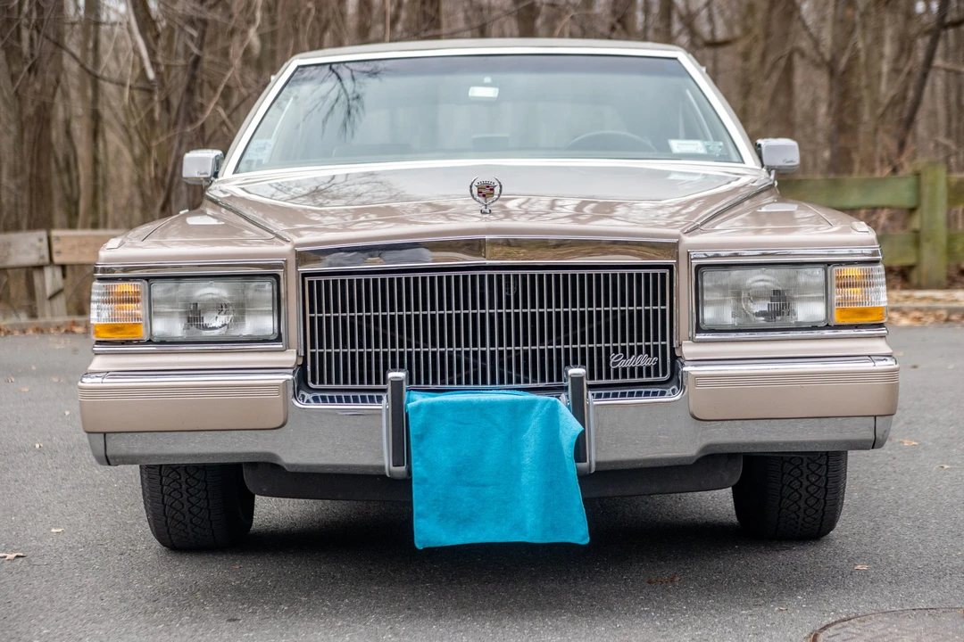 1991 Cadillac Brougham - Image 11 of 31