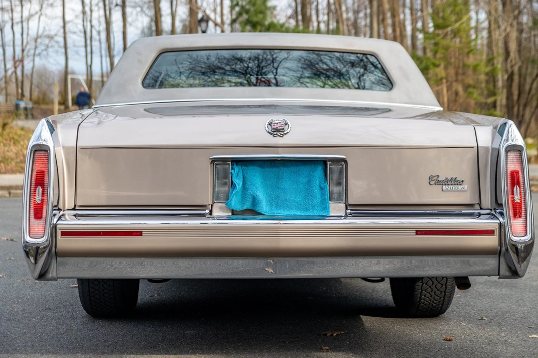 1991 Cadillac Brougham - Image 6 of 31