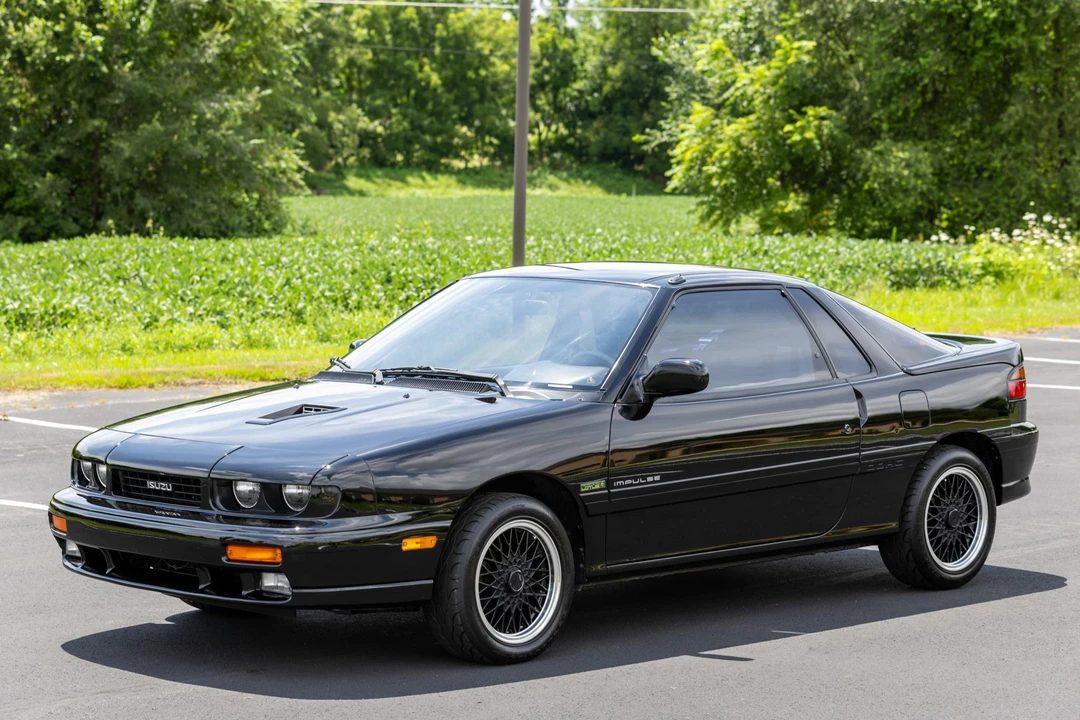 1991 Isuzu Impulse - Image 2 of 31