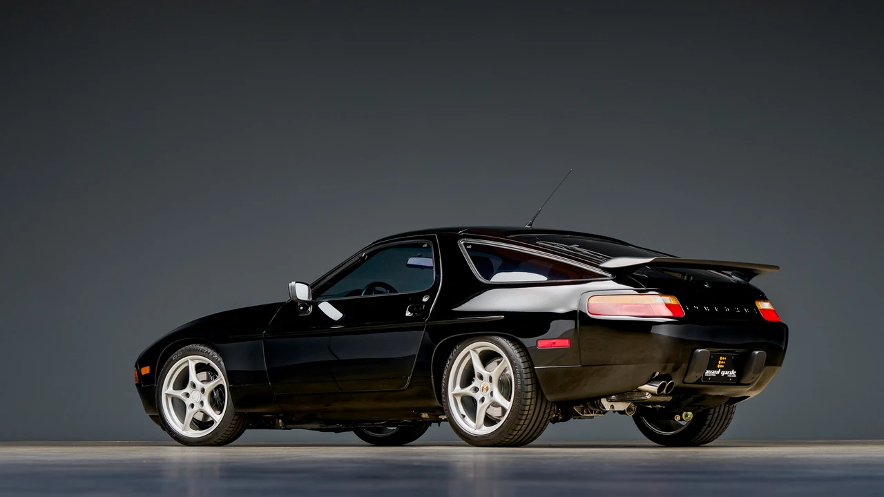 1991 Porsche 928 S4 - Image 14 of 31