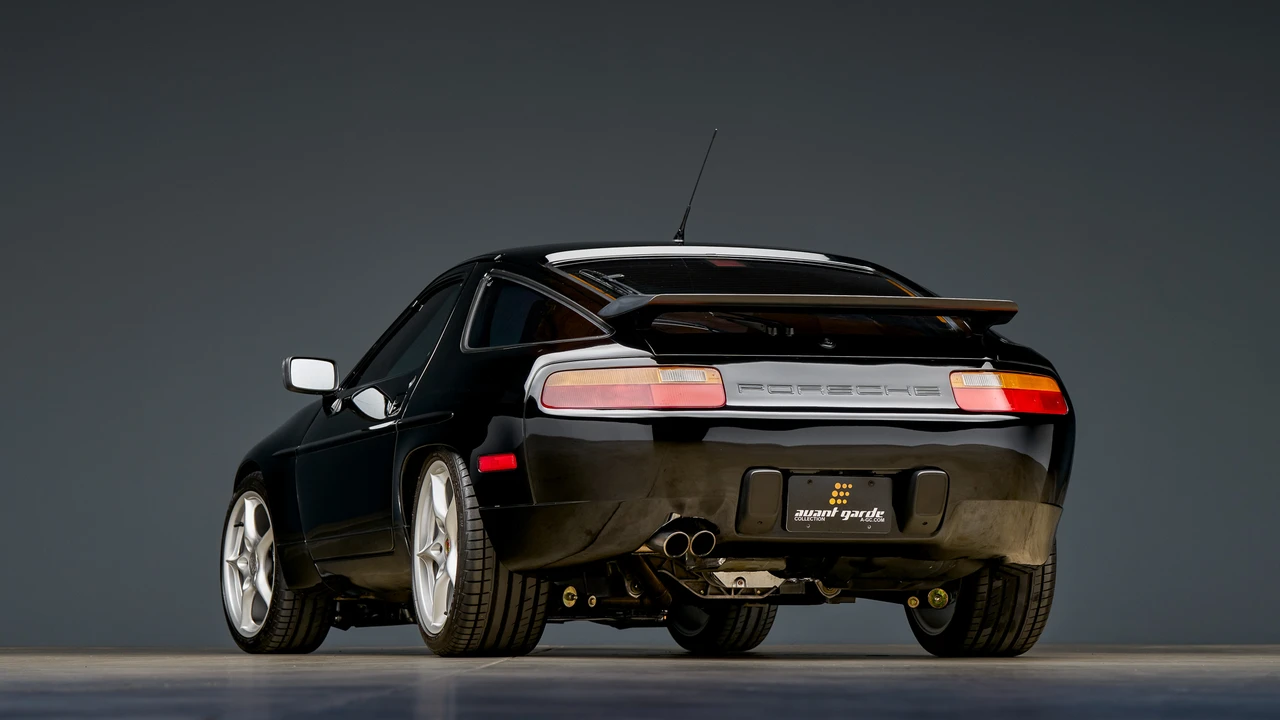1991 Porsche 928 S4 - Image 13 of 31