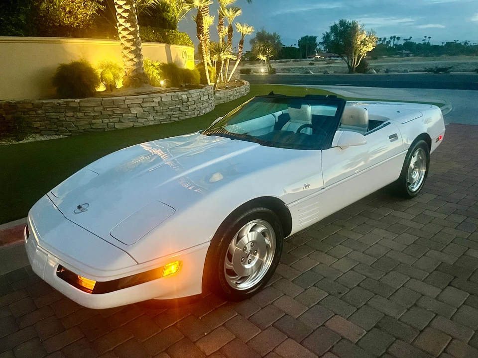 1993 Chevrolet Corvette C4 - Image 2 of 31