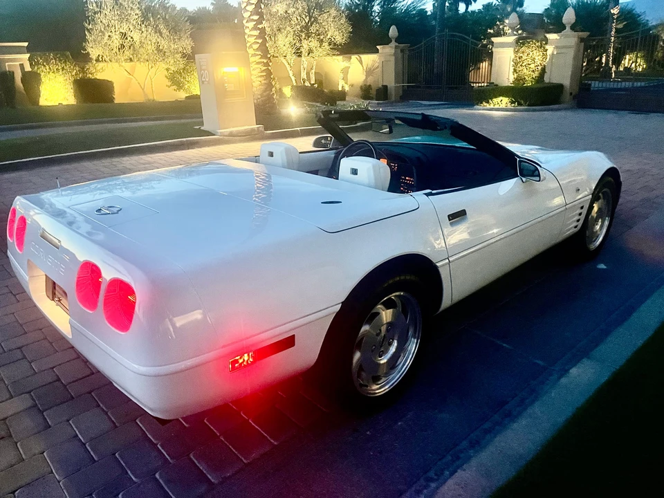 1993 Chevrolet Corvette C4 - Image 11 of 31