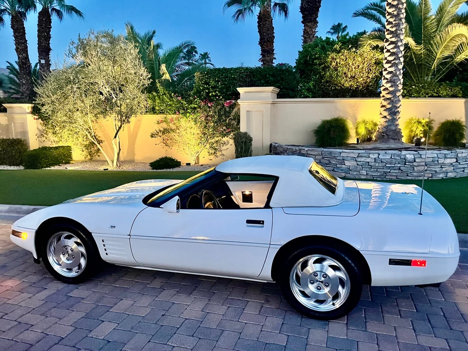 1993 Chevrolet Corvette C4 - Image 18 of 31