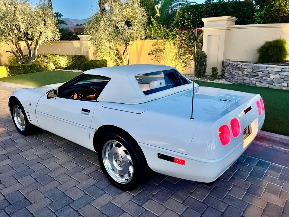 1993 Chevrolet Corvette C4 - Image 17 of 31