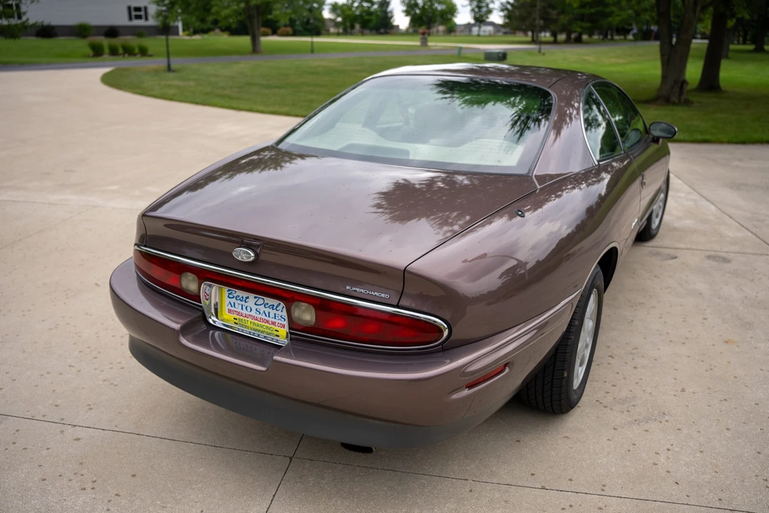 1995 Buick Riviera 8th Gen - Image 30 of 31