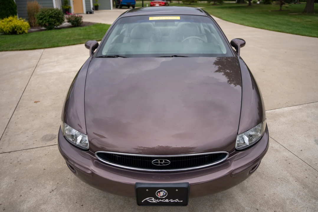 1995 Buick Riviera 8th Gen - Image 7 of 31