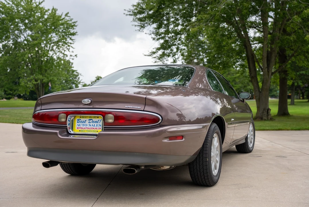 1995 Buick Riviera 8th Gen - Image 31 of 31