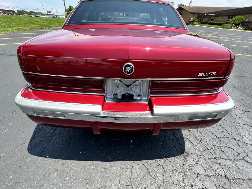 1995 Buick Roadmaster - Image 23 of 31