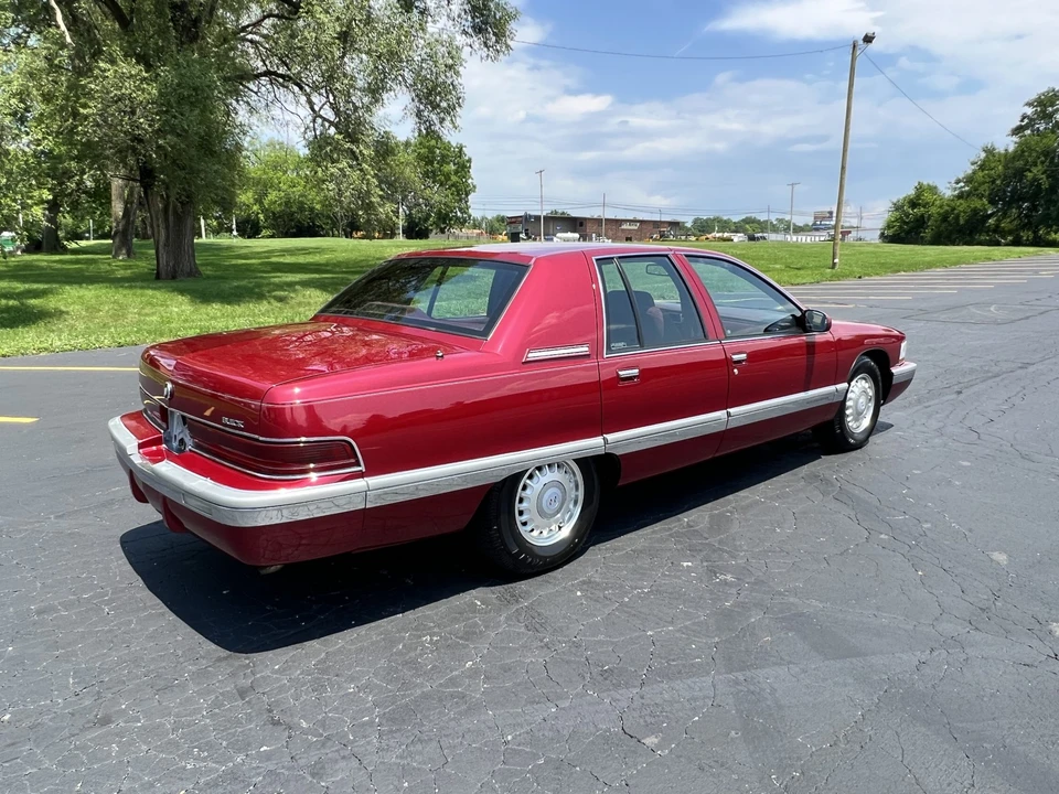 1995 Buick Roadmaster - Image 9 of 31