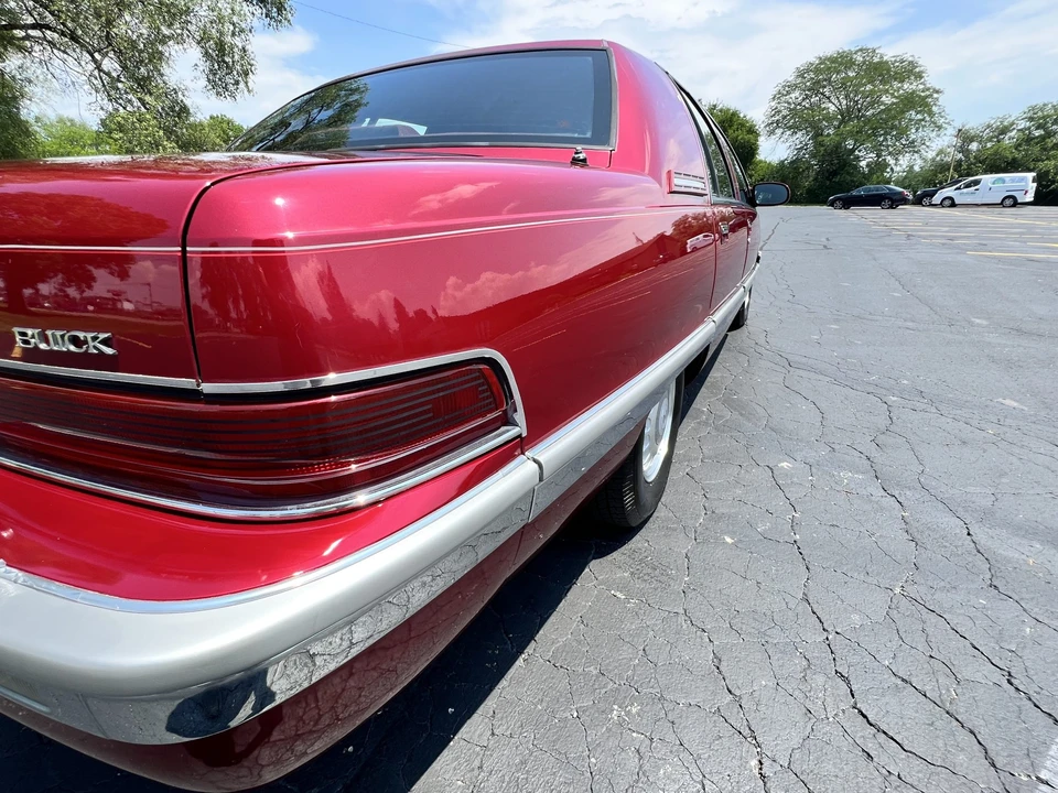 1995 Buick Roadmaster - Image 25 of 31