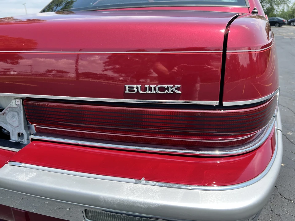 1995 Buick Roadmaster - Image 24 of 31