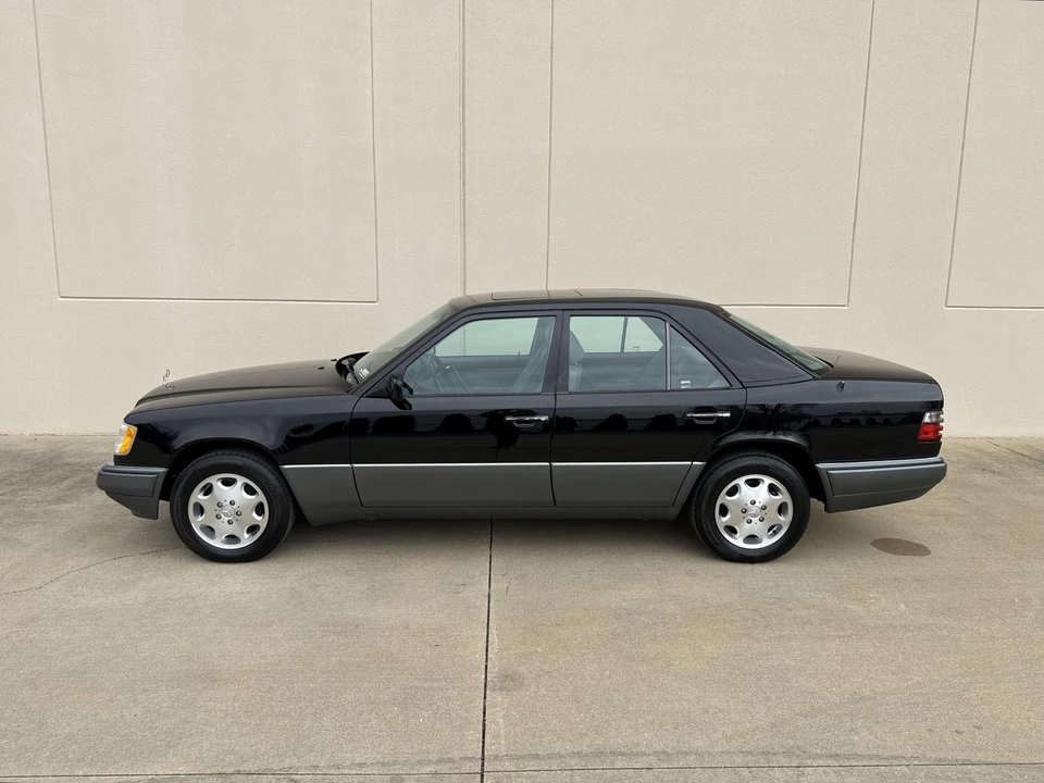 1995 Mercedes-Benz W124 E-Class - Image 4 of 31