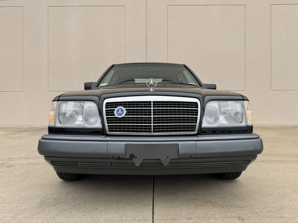 1995 Mercedes-Benz W124 E-Class - Image 13 of 31