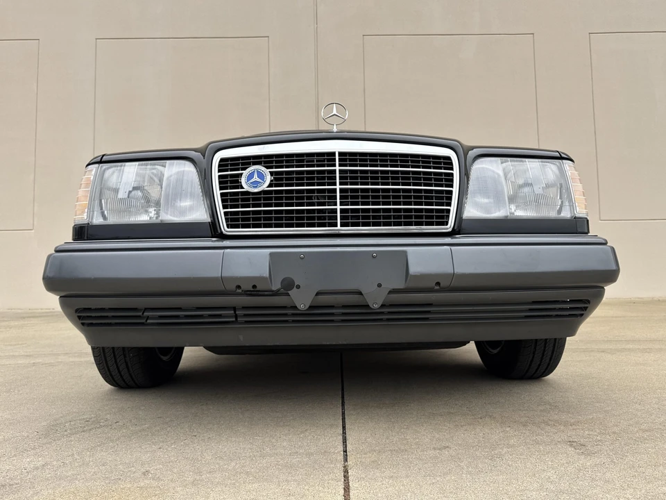 1995 Mercedes-Benz W124 E-Class - Image 12 of 31