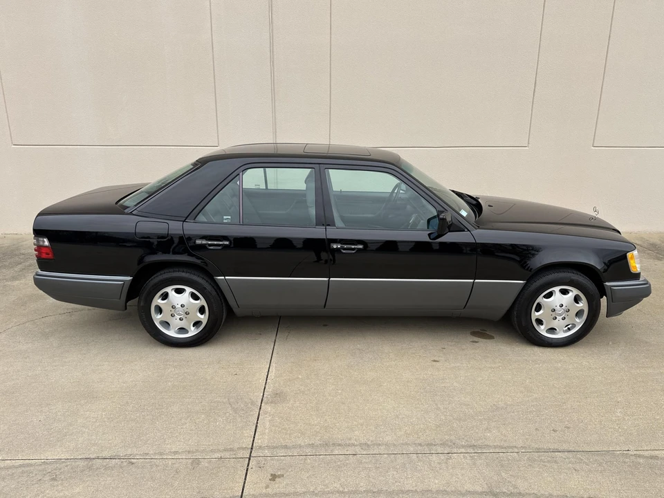 1995 Mercedes-Benz W124 E-Class - Image 29 of 31