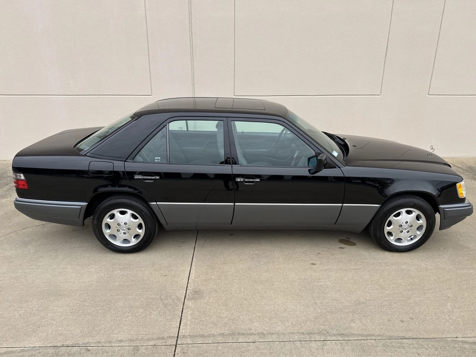 1995 Mercedes-Benz W124 E-Class - Image 30 of 31