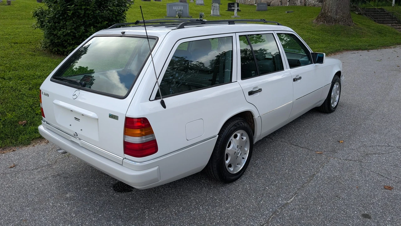 1995 Mercedes-Benz W124 E-Class - Image 30 of 31
