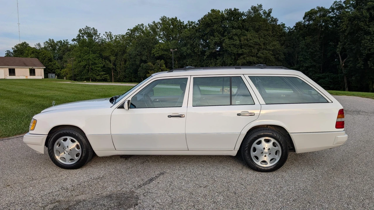 1995 Mercedes-Benz W124 E-Class - Image 15 of 31