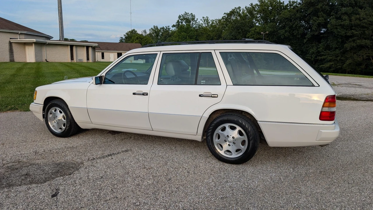1995 Mercedes-Benz W124 E-Class - Image 19 of 31