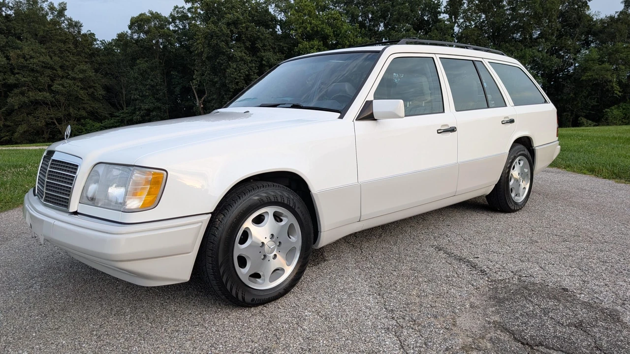 1995 Mercedes-Benz W124 E-Class - Image 9 of 31