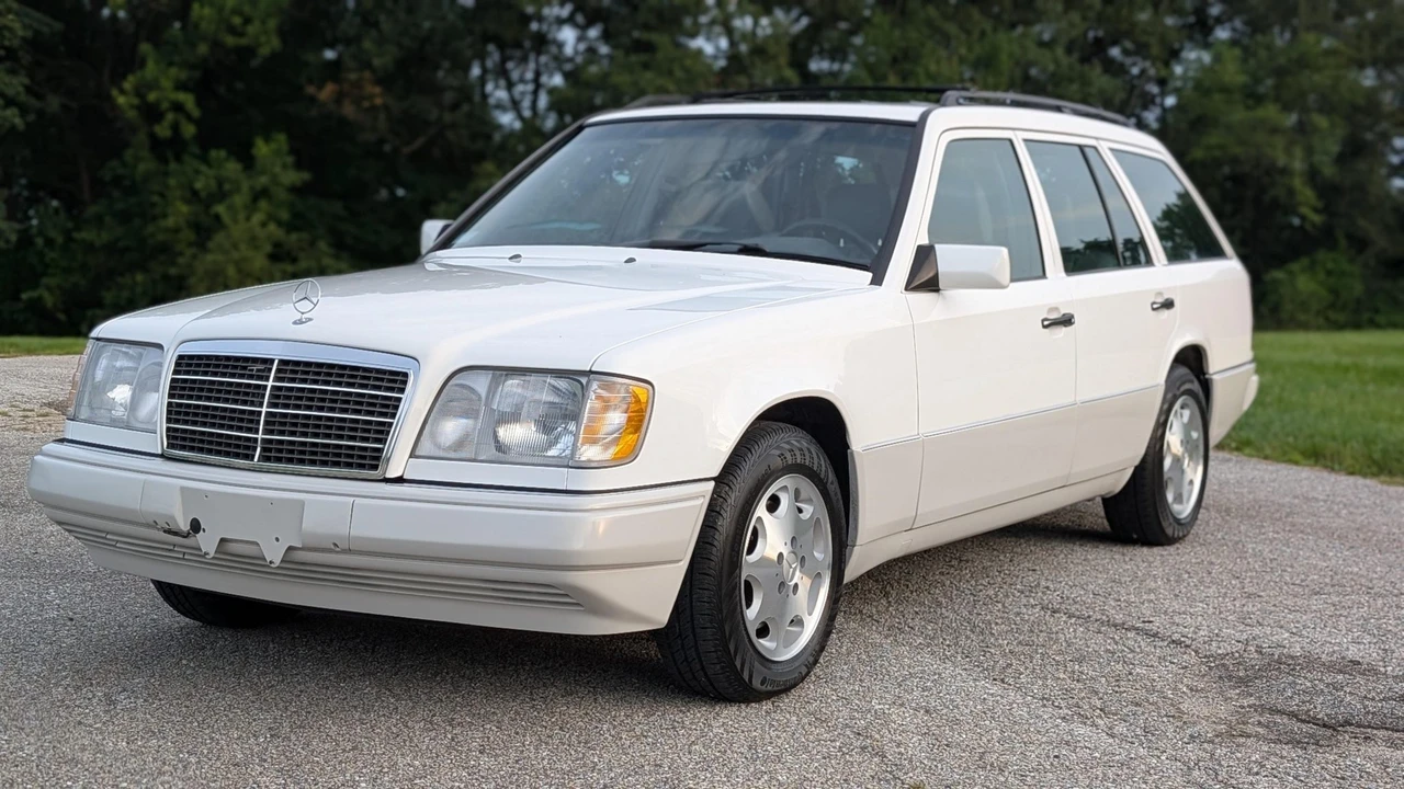1995 Mercedes-Benz W124 E-Class - Image 3 of 31