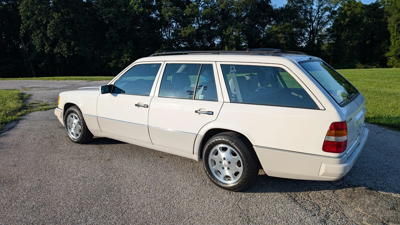 1995 Mercedes-Benz W124 E-Class - Image 21 of 31