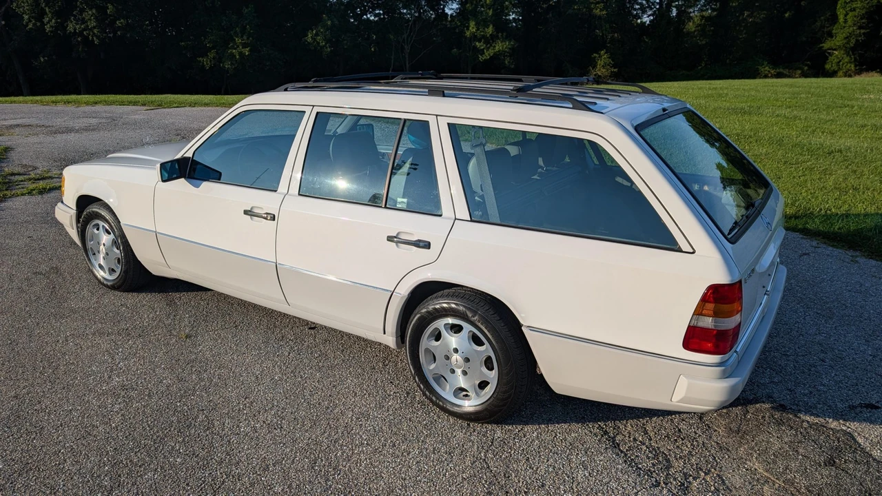 1995 Mercedes-Benz W124 E-Class - Image 22 of 31