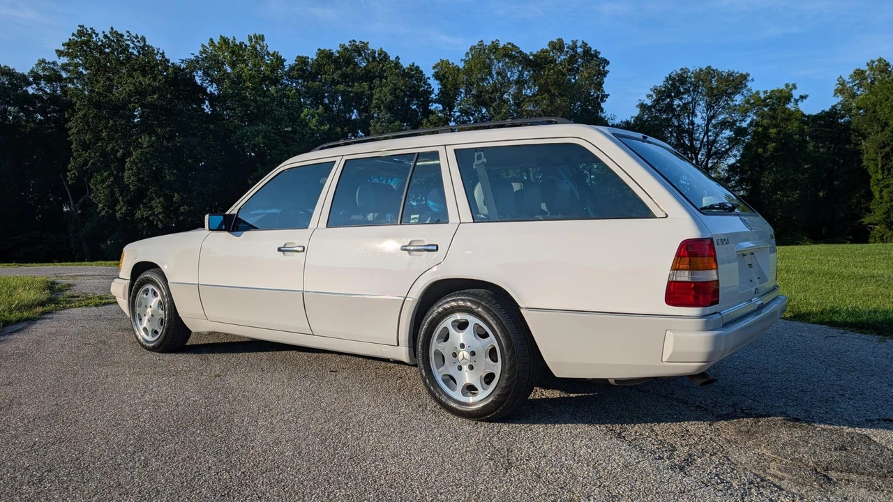 1995 Mercedes-Benz W124 E-Class - Image 20 of 31