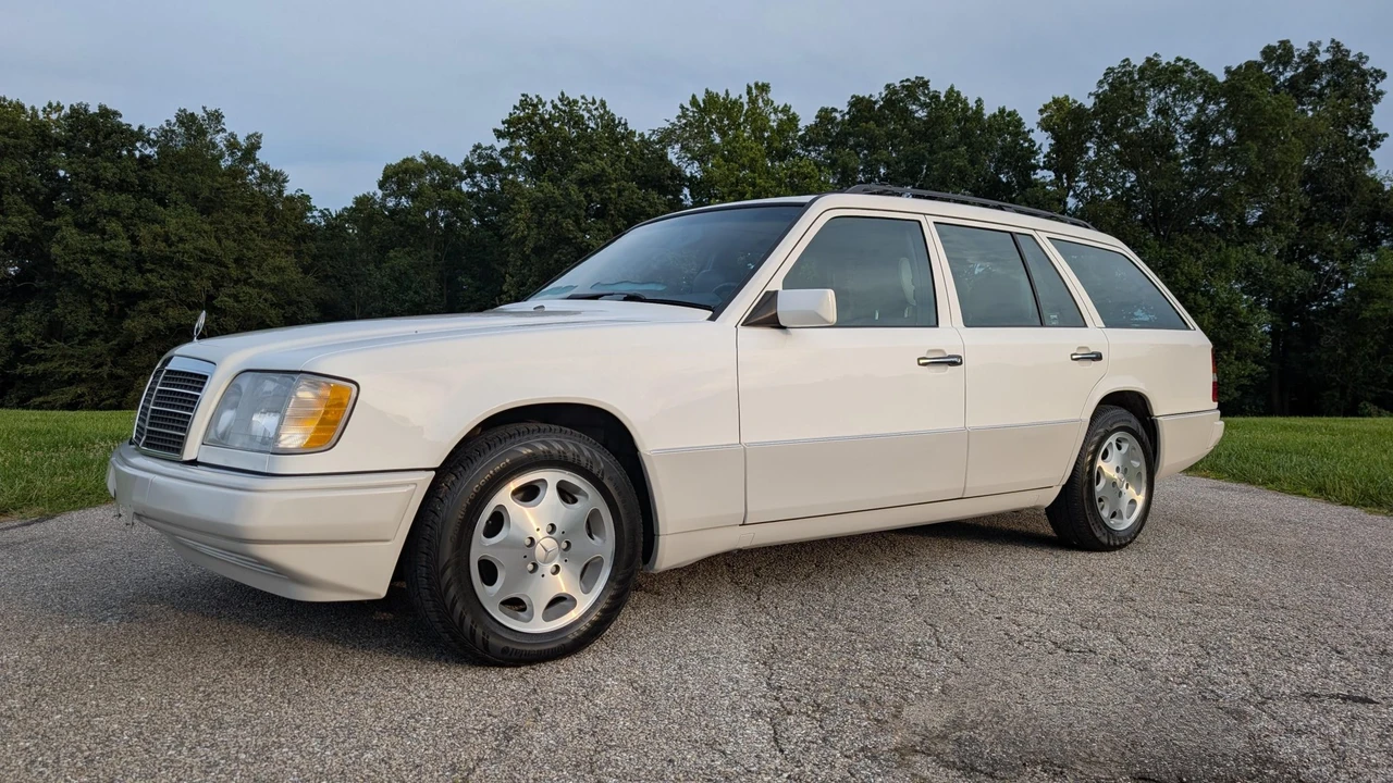 1995 Mercedes-Benz W124 E-Class - Image 10 of 31
