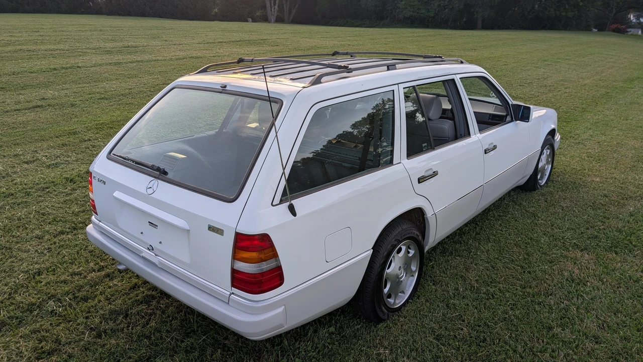 1995 Mercedes-Benz W124 E-Class - Image 29 of 31