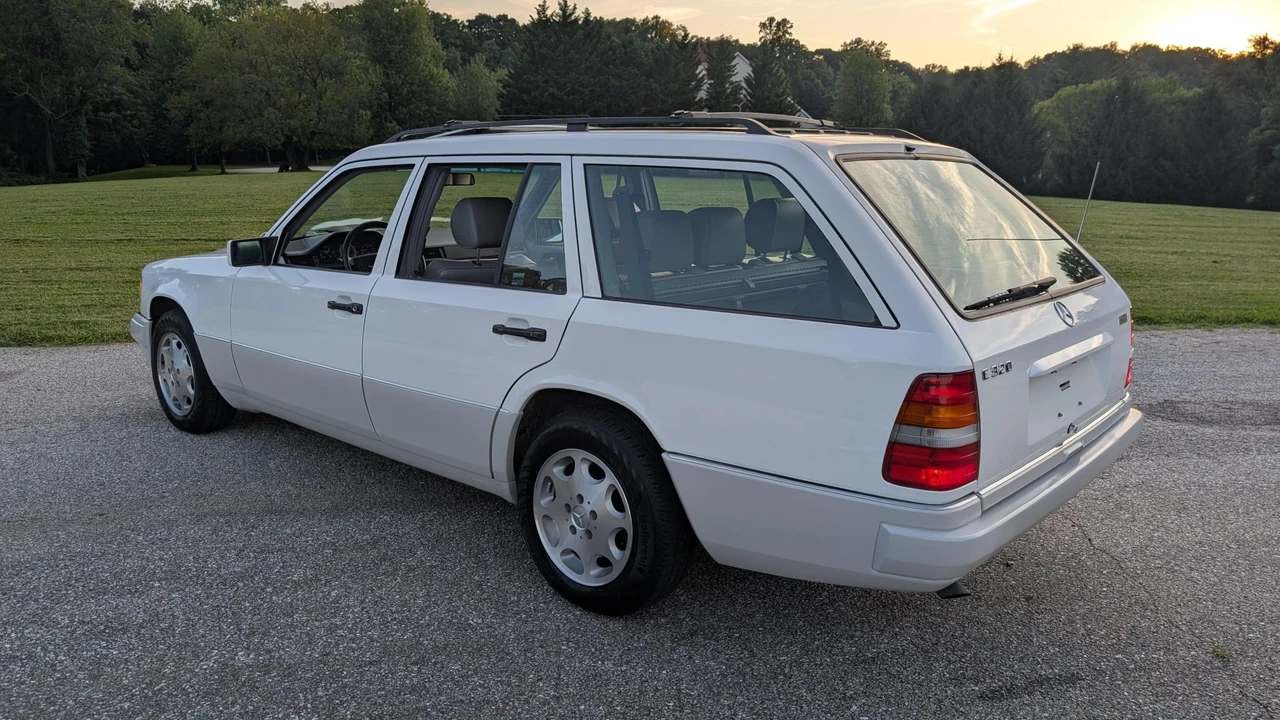 1995 Mercedes-Benz W124 E-Class - Image 23 of 31