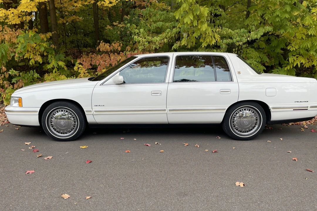 1997 Cadillac DeVille 7th Gen - Image 5 of 31