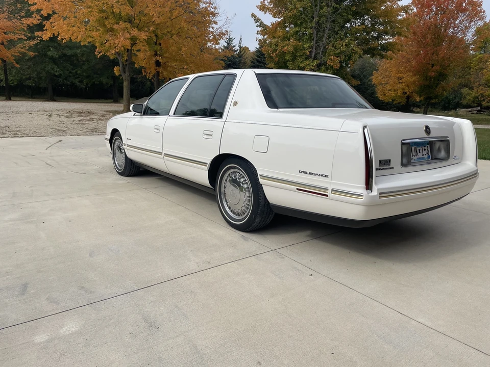1997 Cadillac DeVille 7th Gen - Image 7 of 31