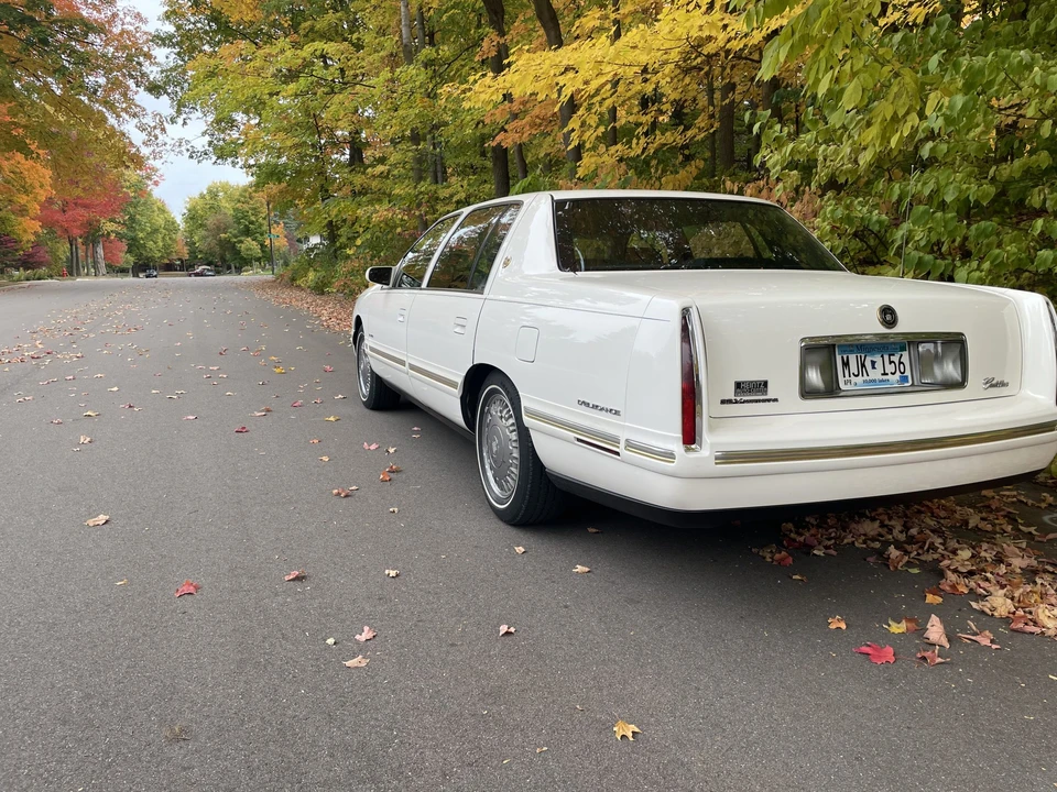 1997 Cadillac DeVille 7th Gen - Image 8 of 31