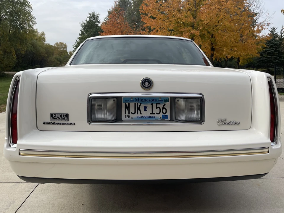 1997 Cadillac DeVille 7th Gen - Image 9 of 31