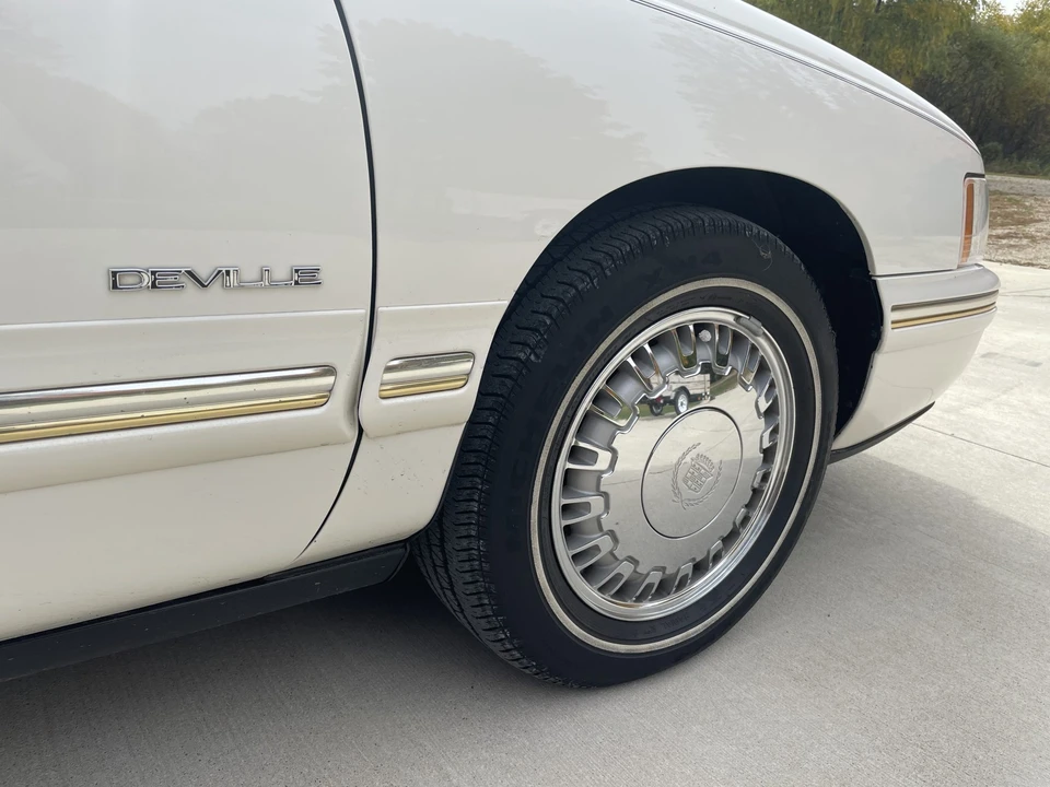 1997 Cadillac DeVille 7th Gen - Image 31 of 31
